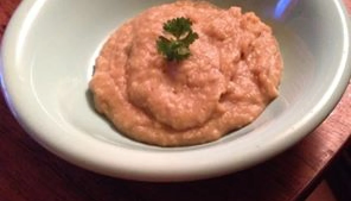 Purée de pommes de terre, aubergines et tomates.
