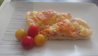 Quiche poulet provençal, jambon et trois fromages