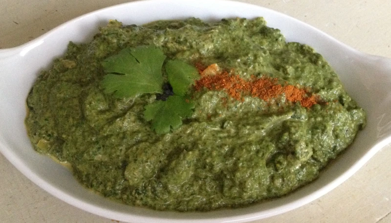 riz complet au curry d'épinards et aux lentilles