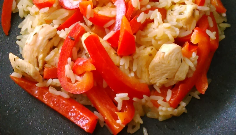 Riz pilaf au poulet et au poivron