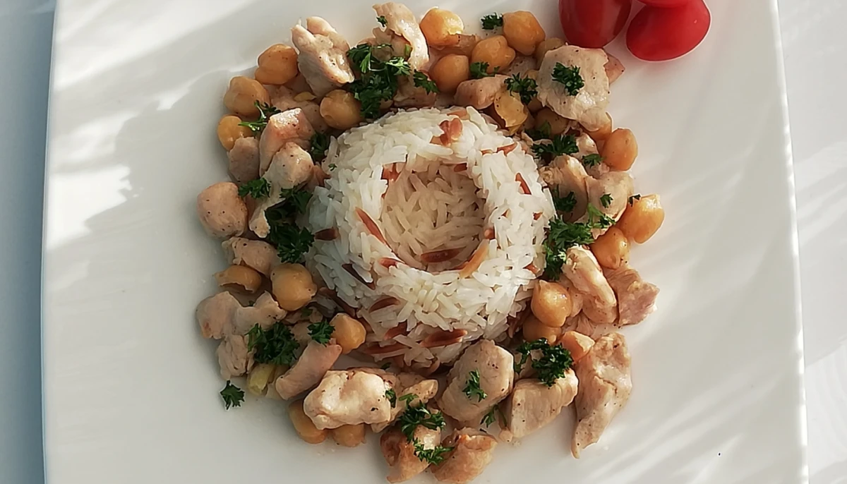 Riz pilav et poulet aux pois chiches