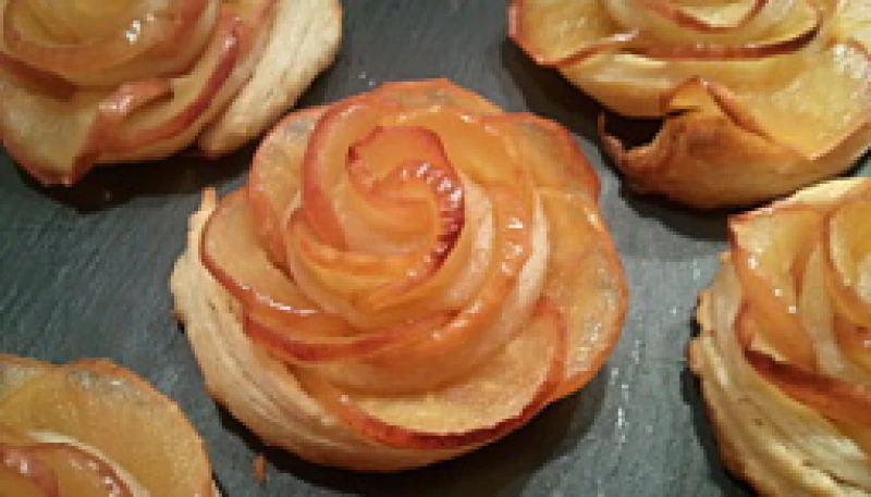 Roses feuilletées aux pommes