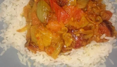 Rougail Saucisse à la Réunionaise