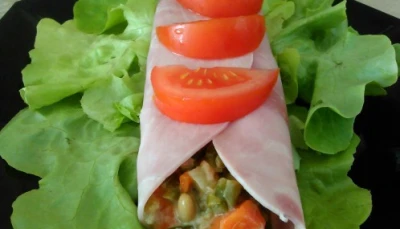 Roulé de jambon à la macédoine