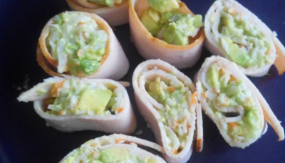 Roulés de jambon à l'avocat et au surimi