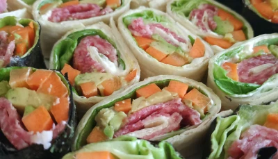 Roulés frais aux légumes et salami