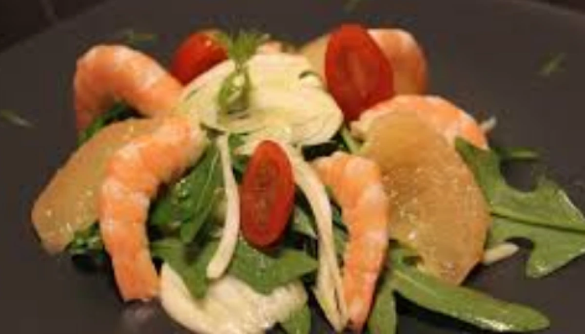 Salade aux agrumes gambas et piment d’Espelette
