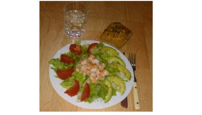 Salade avocat / crevette / tomate