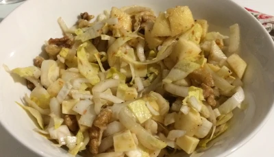 Salade d'endive sucrée-salée