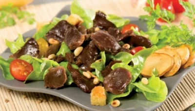 Salade De Gésier Et ça vinaigrette de fraise