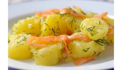 Salade de patates, truite fumée et fromage!
