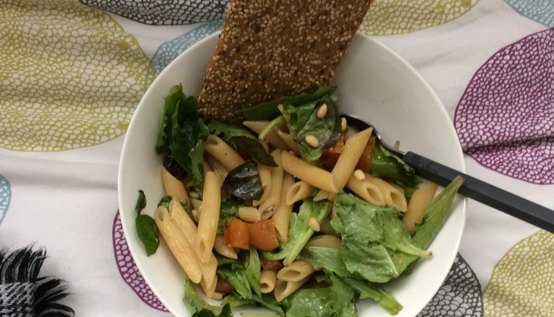 Salade de pâtes sucrée-salée