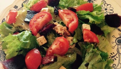 Salade Fromage, Tomates, Betteraves, Miel