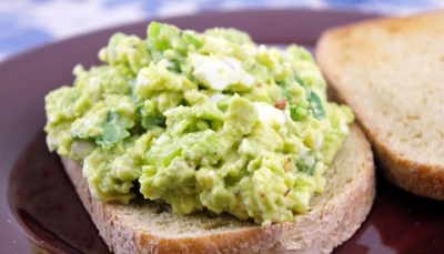 Salade légère d'oeufs et avocat