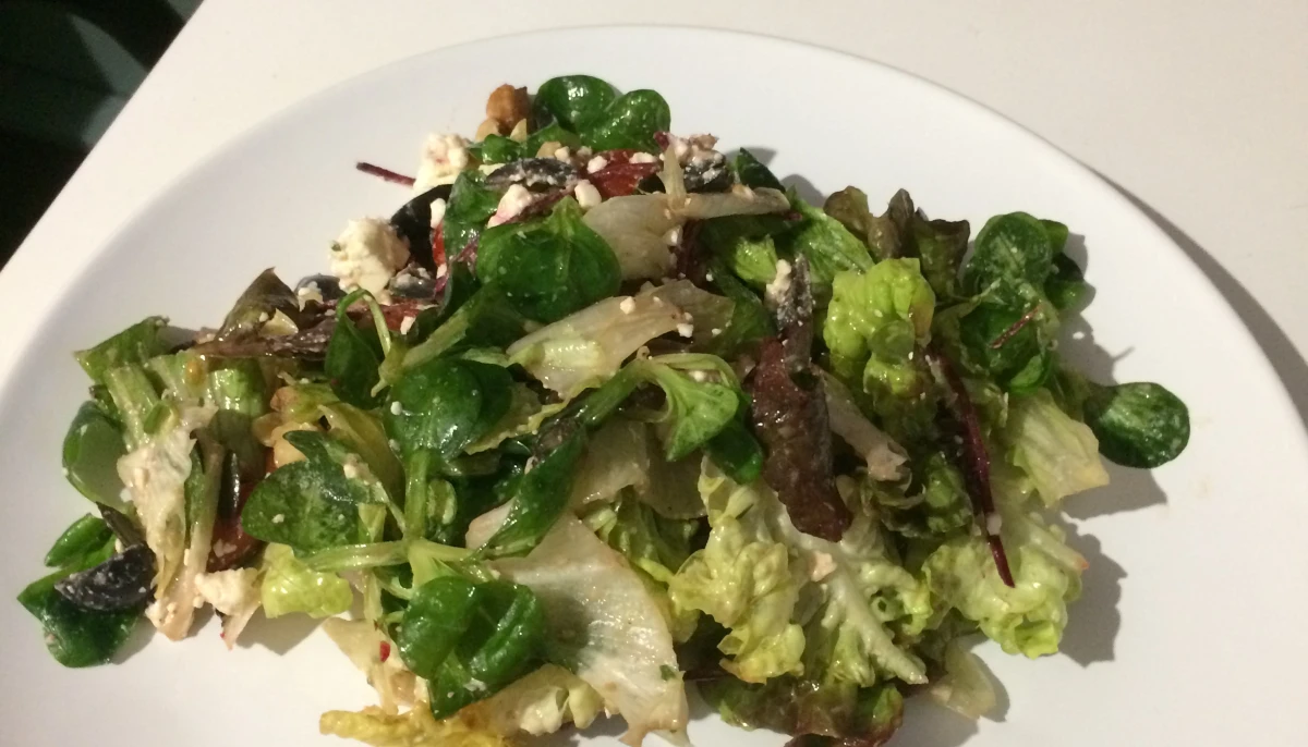 Salade simplissime à la grecque.