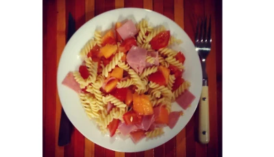 Salade sucrée-salée pâtes/melon/jambon/tomate