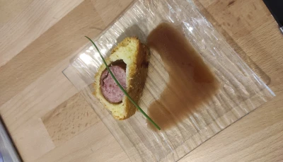 Saucisson brioché, réduction de Porto