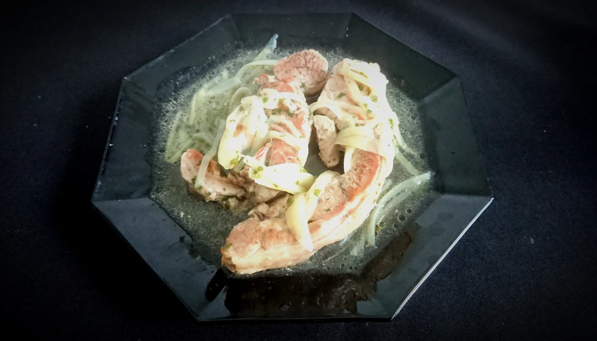 Sauté de dinde aux oignons