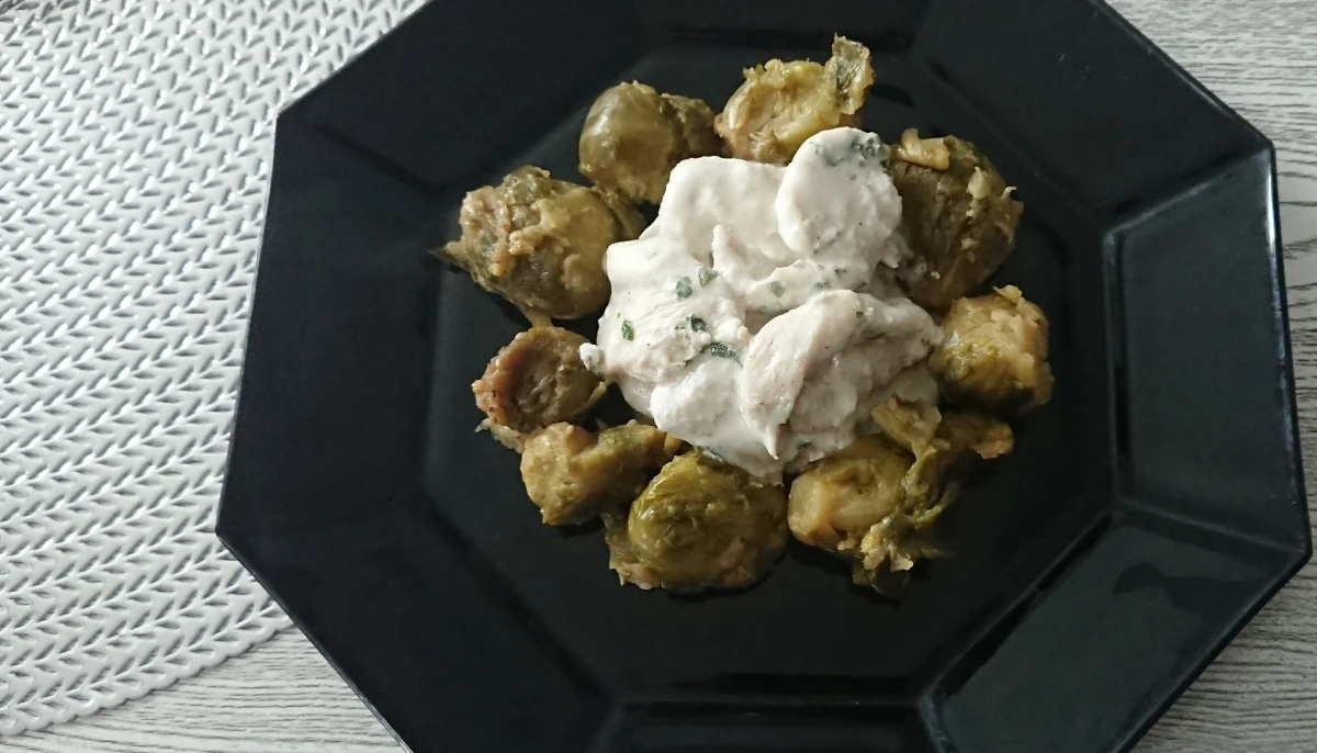 Sauté de dinde persillé aux choux de Bruxelles