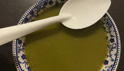 Soupe aux fanes de carottes