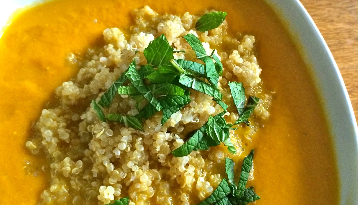 Soupe de carotte, féta et quinoa