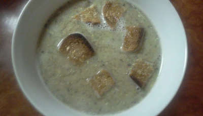 Soupe de sardines et croûtons ailés