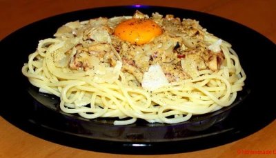Spaghetti à la carbonara & copeaux de parmesan