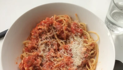 Spaghettis au thon et à la tomate