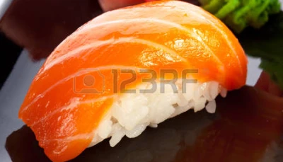 sushis au saumon