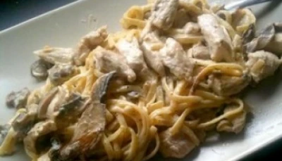 Tagliatelles au poulet & champignon à la moutarde