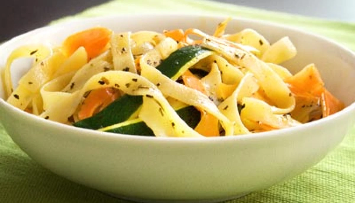 Tagliatelles aux légumes et à la carbonara