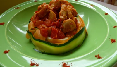 Tagliatelles de légumes et poulet tomate