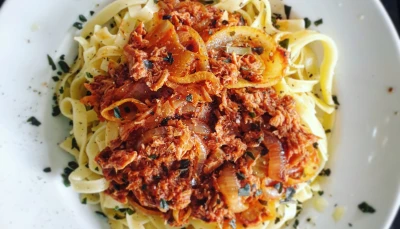 Tagliatelles thon tomate basilic