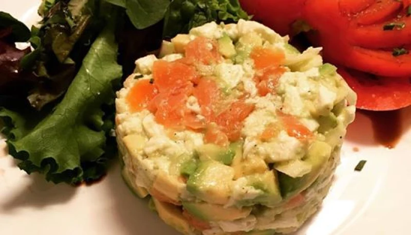 Tartare de Saumon, avocat, mozzarella