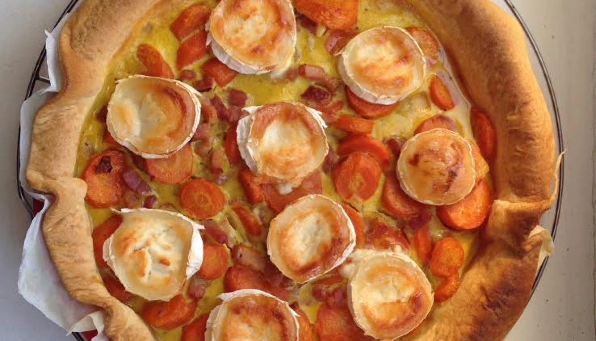 Tarte aux carottes, lardons et chèvre
