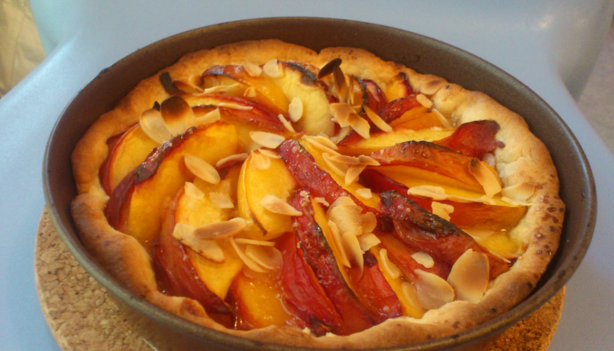 Tarte aux nectarines et aux amandes