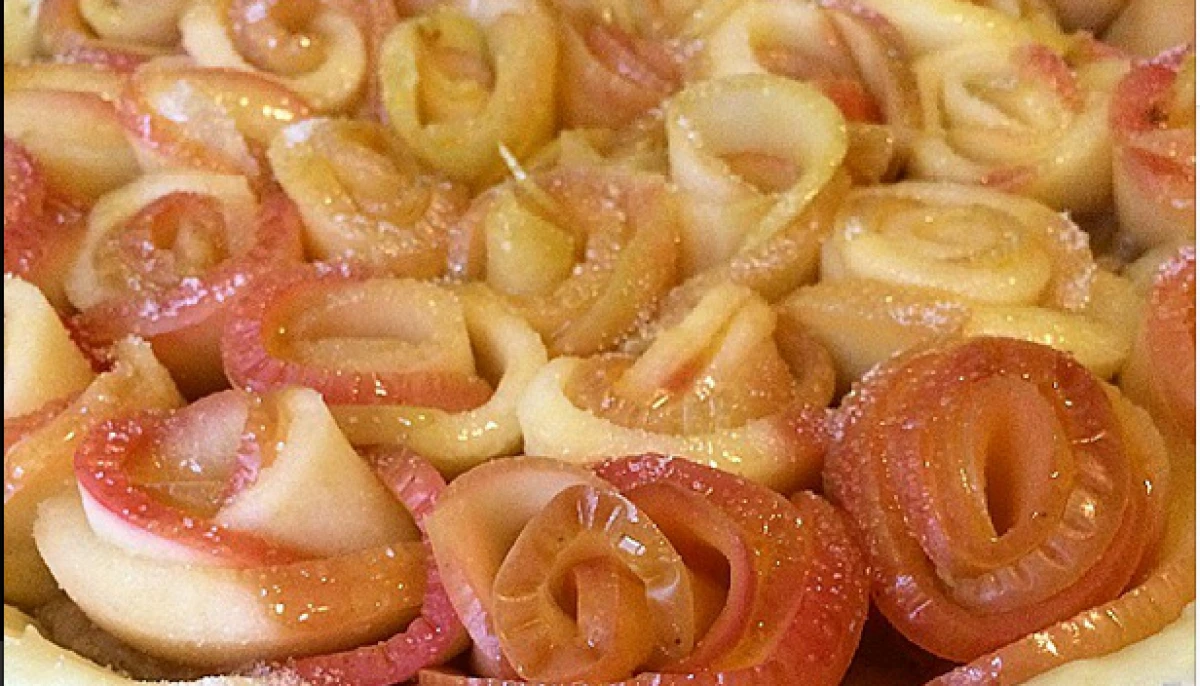Tarte aux pommes façon bouquet de roses