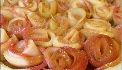 Tarte aux pommes façon bouquet de roses