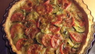 tarte de courgettes, lardons et chévre