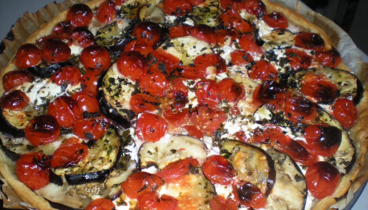 Tarte moutarde aux aubergines, tomates et chèvre
