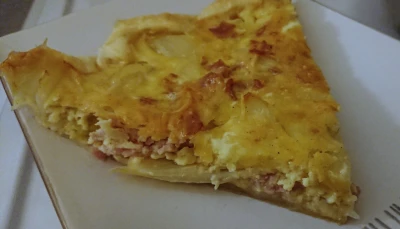 Tarte oignons/jambon/crème façon Flammekueche