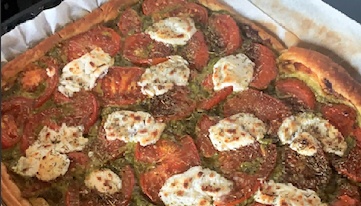 Tarte tomate, chèvre et pesto
