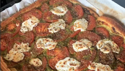 Tarte tomate, chèvre et pesto