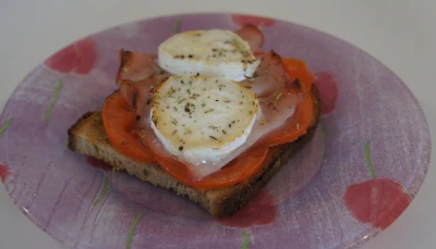 Tartine chèvre bacon