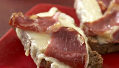 Tartines coppa et raclette
