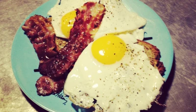 Tartines oeuf-bacon à l'anglaise