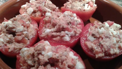 Tomates farcies en entrée