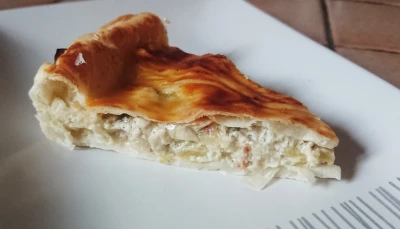 Tourte aux poireaux, poulet et bacon