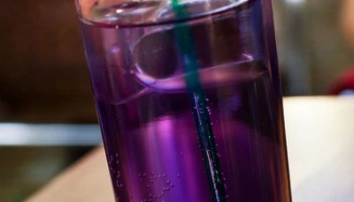 V V L ( Violette Vodka Limonade)