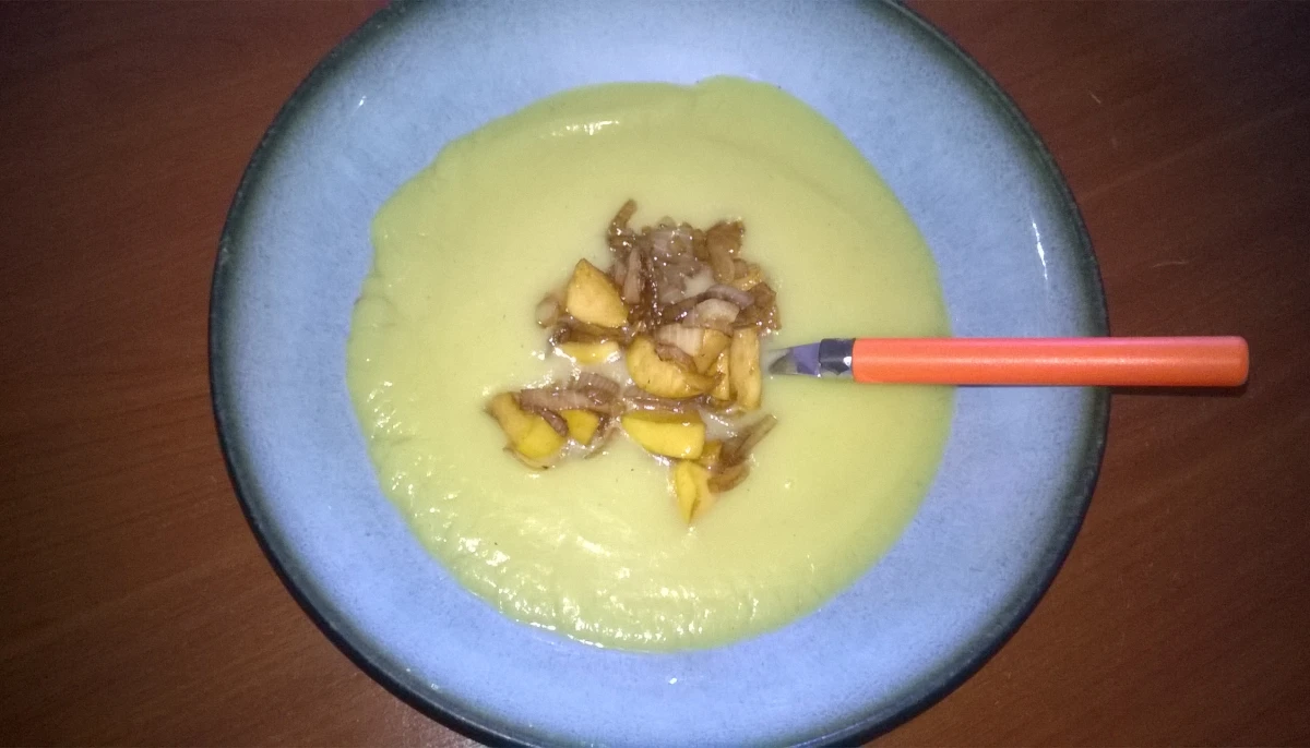 Velouté de topinambours et sa compotée de pommes